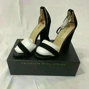 !d!FU Black Suede Chunky Heels Ankle Strap Size 8​